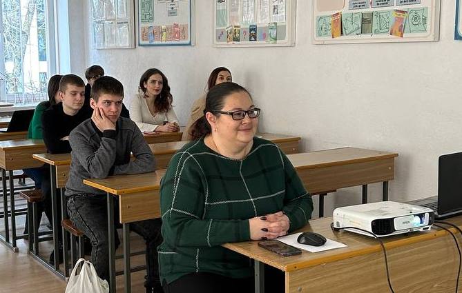 Студенти із завідувачем кафедри